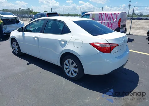 2017 Toyota Corolla Le z USA, uszkodzony, nr VIN 5YFBURHE7HP570516